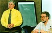 2005 Caerdydd. Dr J Elwyn Hughes a Dr Ieuan Parri